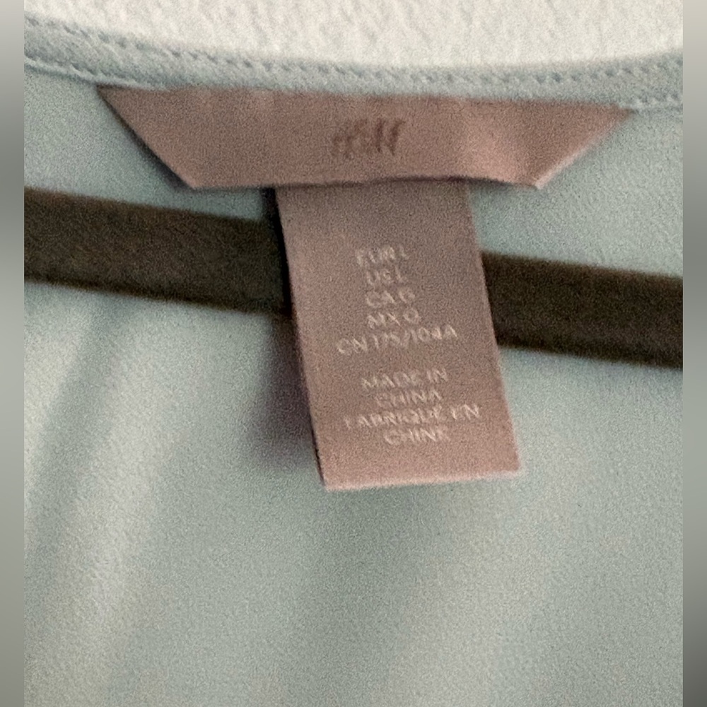 H&M Blouse - Picture 3 of 3